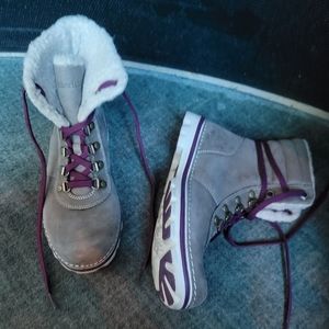 Timberland Womens Laced Boots size 7 taupe & burgundy